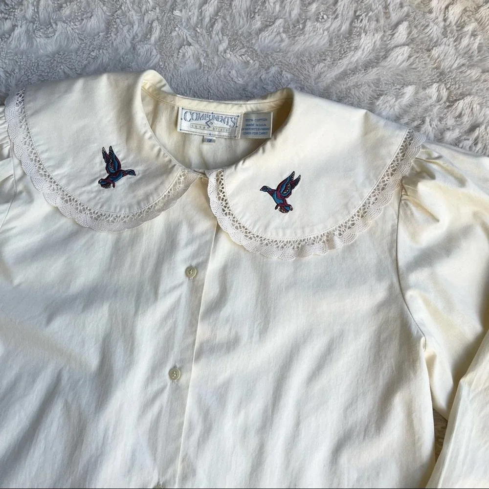 Vintage exaggerated collar embroidered bird lace trimmed button-up blouse cream - Picture 7 of 17